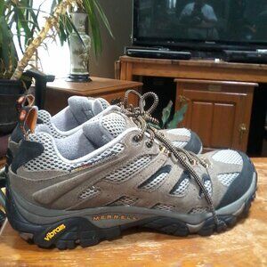 Merrell Mens Continum Hiking shoes    10.5